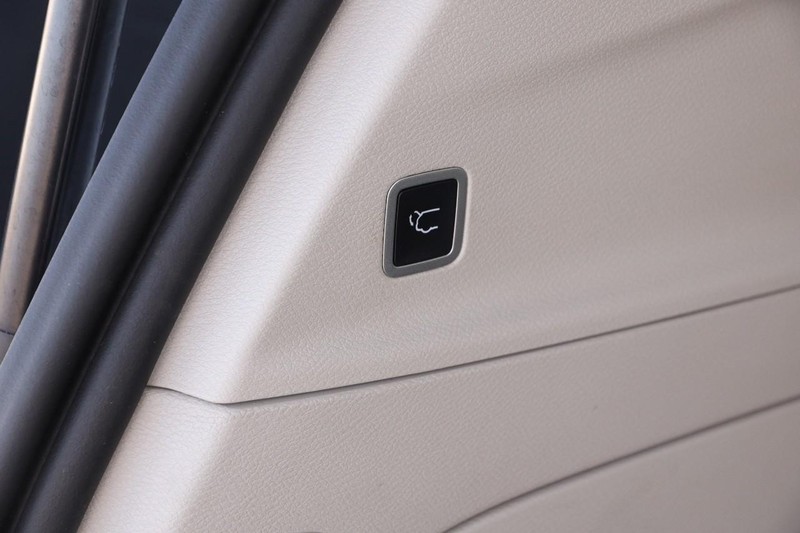 Chrysler Pacifica Vehicle Image 08