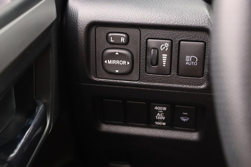 Toyota 4Runner Vehicle Image 19