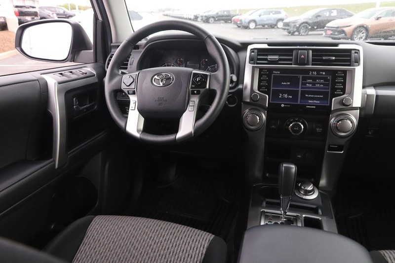 Toyota 4Runner Vehicle Image 21