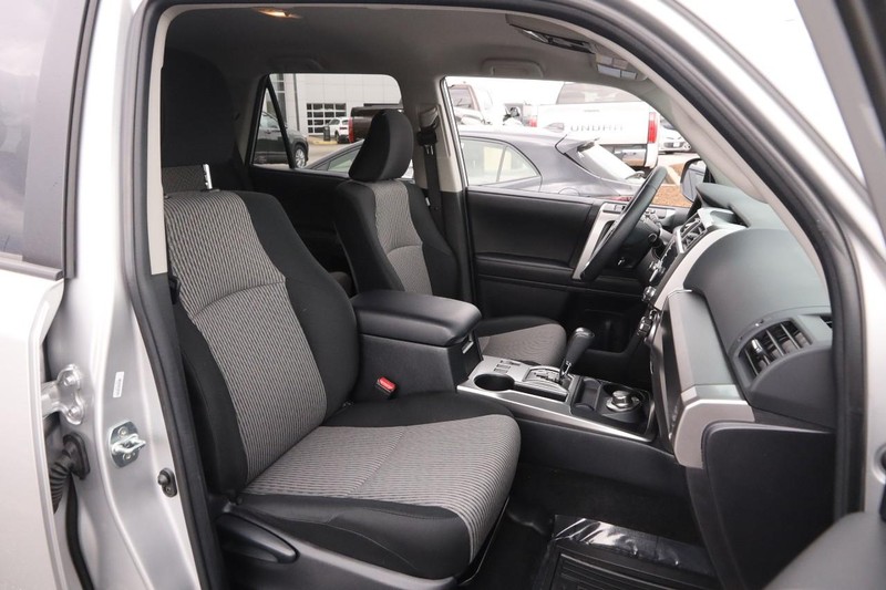 Toyota 4Runner Vehicle Image 25