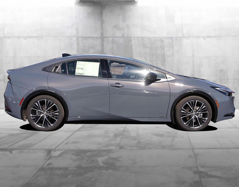 Toyota Prius Vehicle Image 04