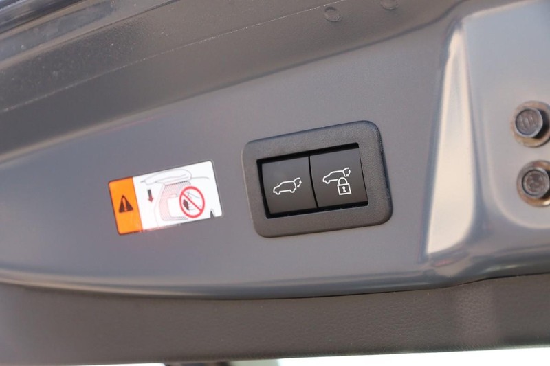 Toyota Prius Vehicle Image 07