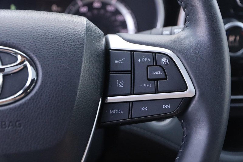 Toyota Highlander Vehicle Image 14
