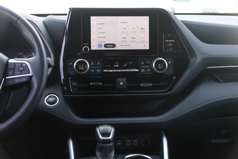 Toyota Highlander Vehicle Image 26
