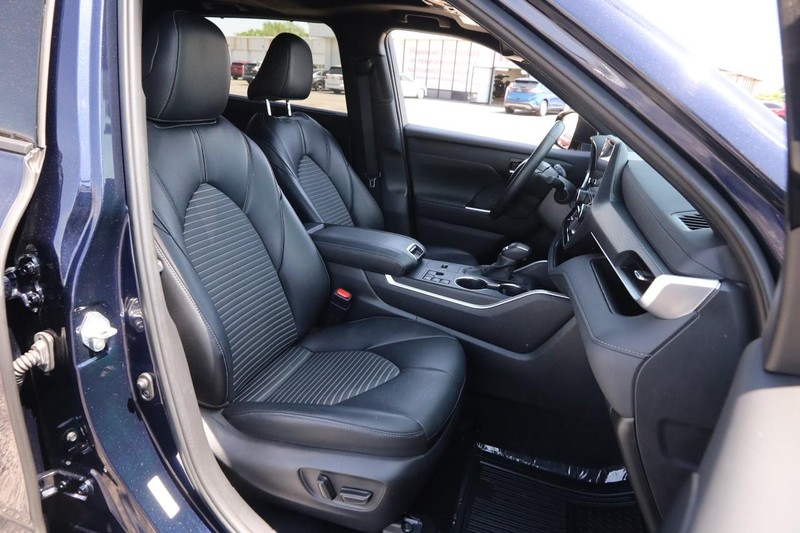 Toyota Highlander Vehicle Image 28