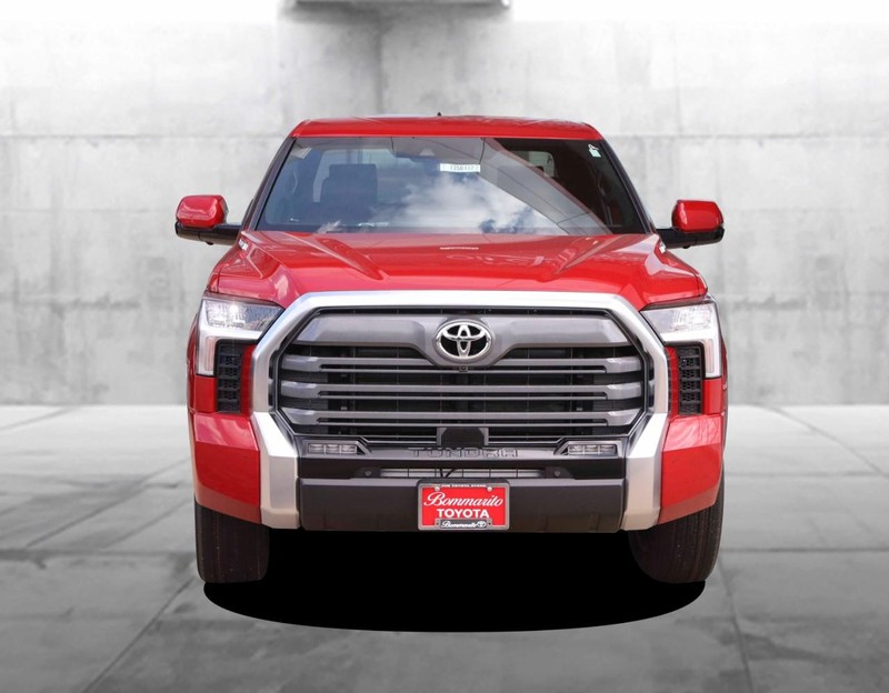 Toyota Tundra 4WD Vehicle Image 04