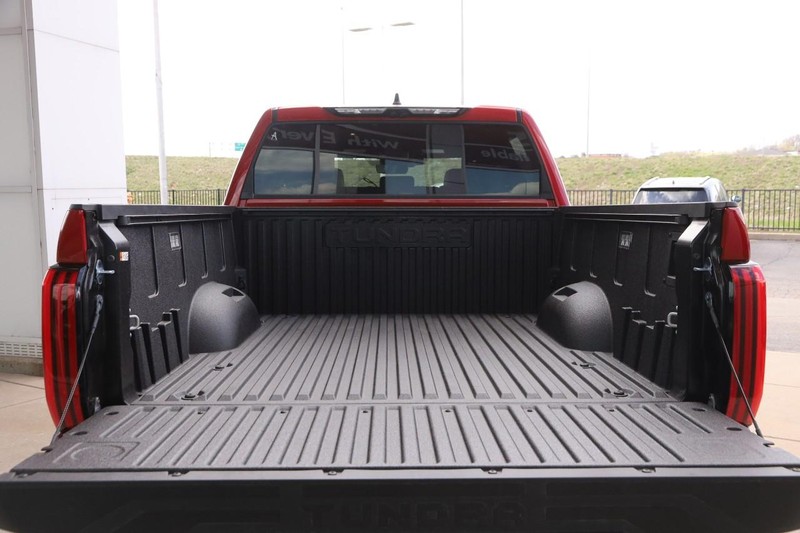 Toyota Tundra 4WD Vehicle Image 07