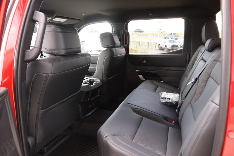 Toyota Tundra 4WD Vehicle Image 10