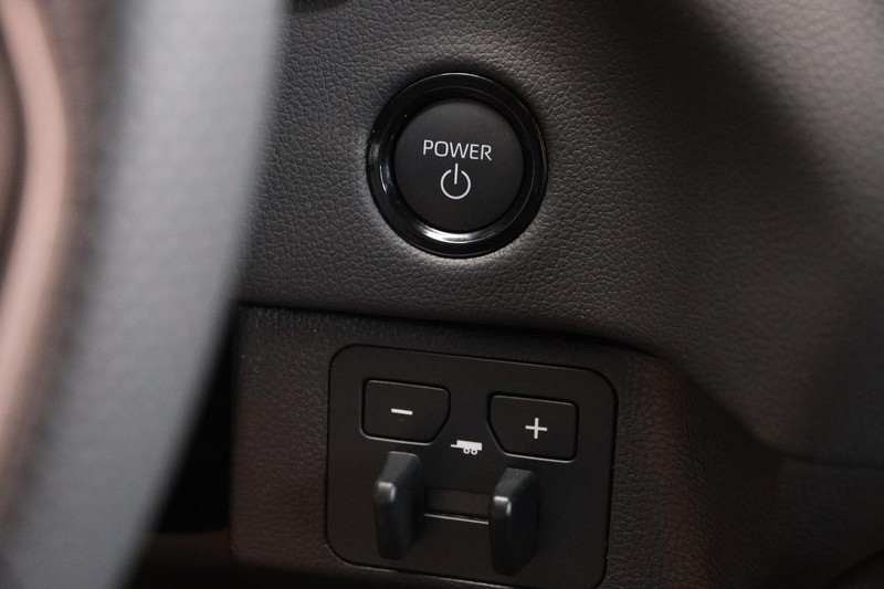 Toyota Tundra 4WD Vehicle Image 15