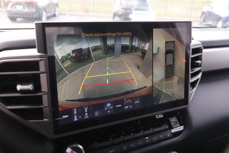 Toyota Tundra 4WD Vehicle Image 17