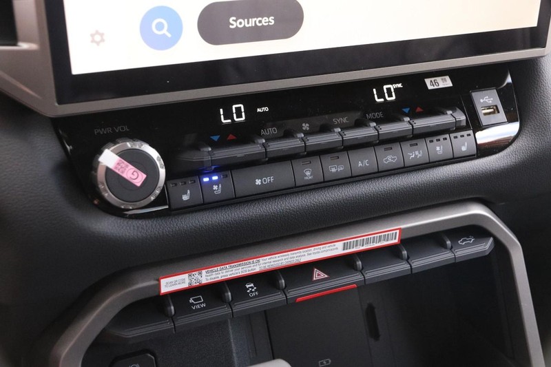Toyota Tundra 4WD Vehicle Image 18