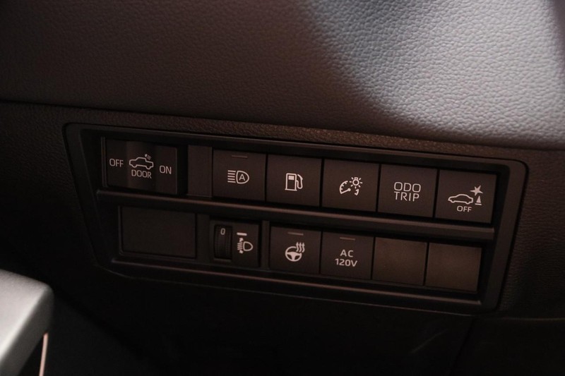 Toyota Tundra 4WD Vehicle Image 21