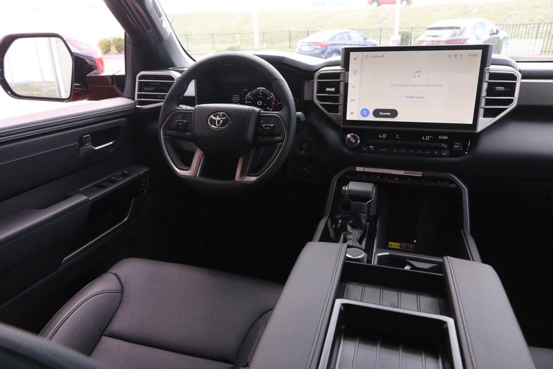 Toyota Tundra 4WD Vehicle Image 23