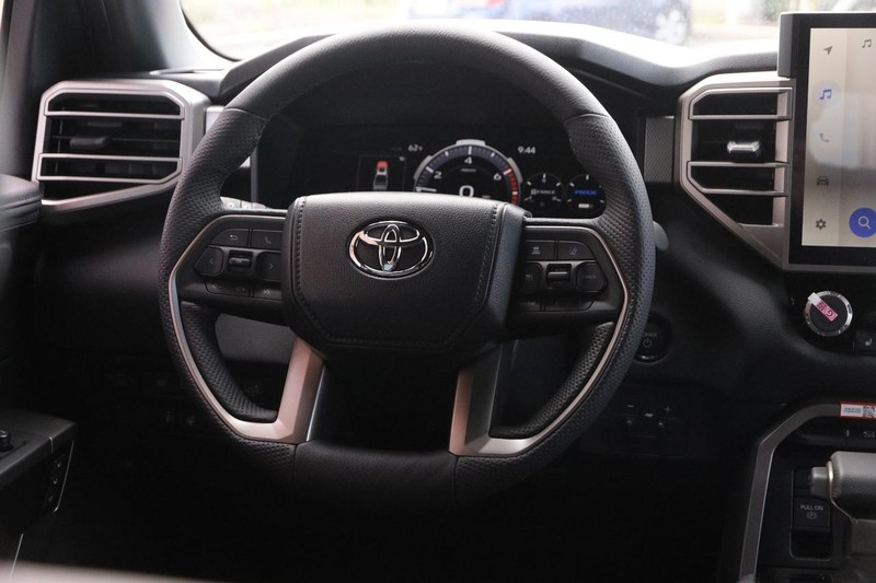 Toyota Tundra 4WD Vehicle Image 24