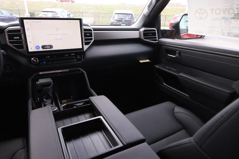 Toyota Tundra 4WD Vehicle Image 26