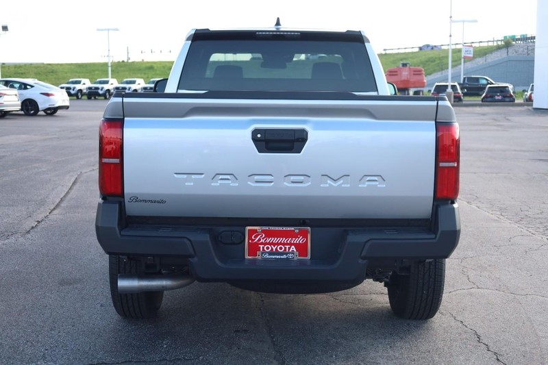 Toyota Tacoma 2WD Vehicle Image 06