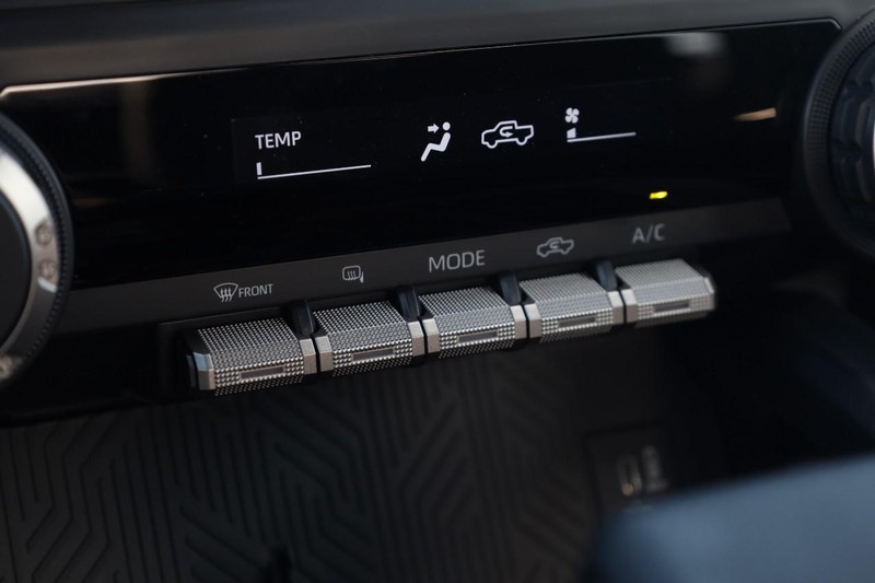 Toyota Tacoma 2WD Vehicle Image 14