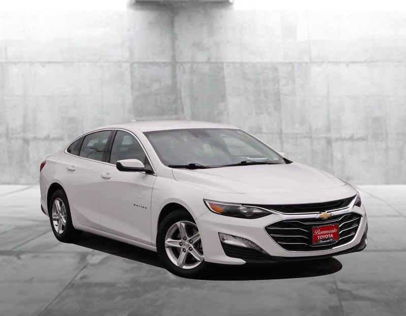 Chevrolet Malibu Vehicle Image 02