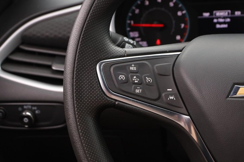 Chevrolet Malibu Vehicle Image 11