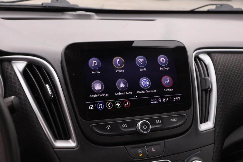 Chevrolet Malibu Vehicle Image 15