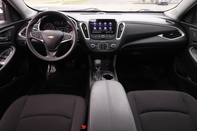 Chevrolet Malibu Vehicle Image 19