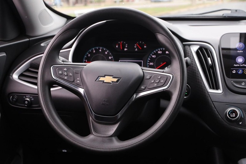 Chevrolet Malibu Vehicle Image 21