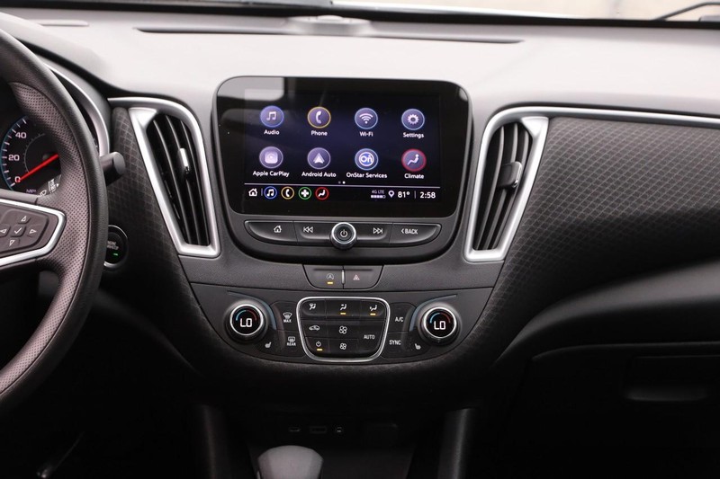 Chevrolet Malibu Vehicle Image 22