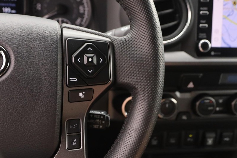 Toyota Tacoma 4WD Vehicle Image 12