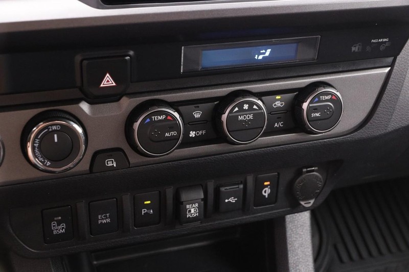 Toyota Tacoma 4WD Vehicle Image 17