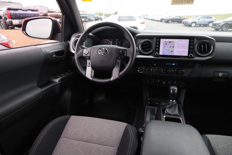Toyota Tacoma 4WD Vehicle Image 21