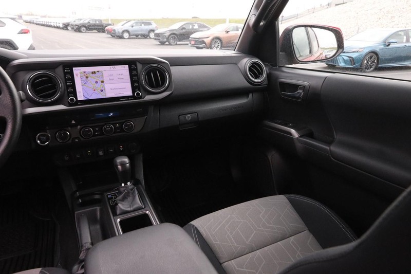 Toyota Tacoma 4WD Vehicle Image 24