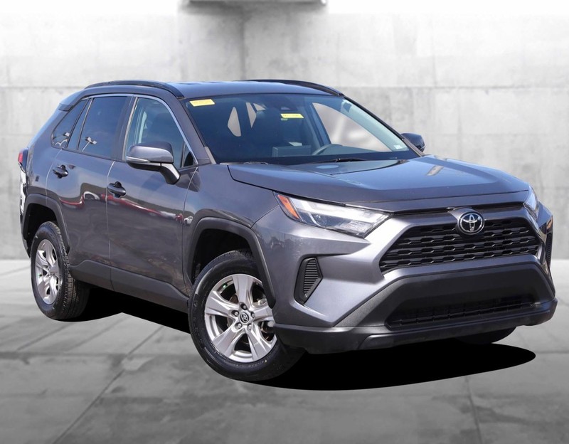 Toyota RAV4 Vehicle Image 02