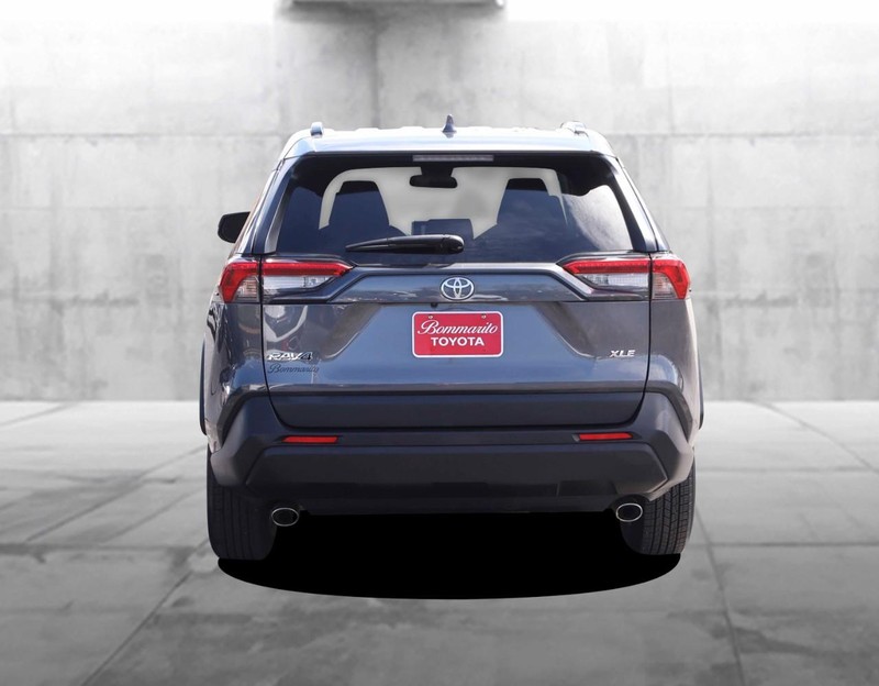 Toyota RAV4 Vehicle Image 06