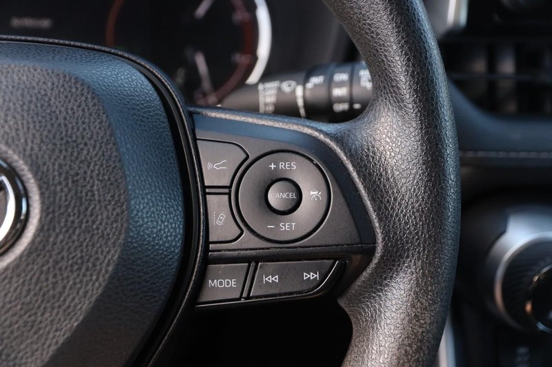 Toyota RAV4 Vehicle Image 12