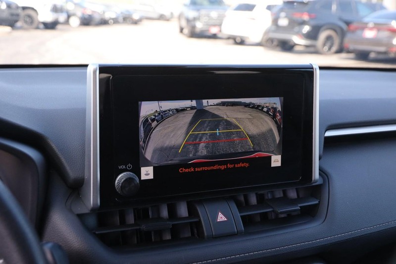 Toyota RAV4 Vehicle Image 15