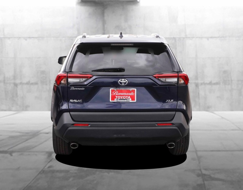Toyota RAV4 Vehicle Image 06
