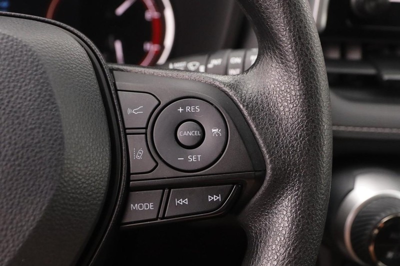 Toyota RAV4 Vehicle Image 12