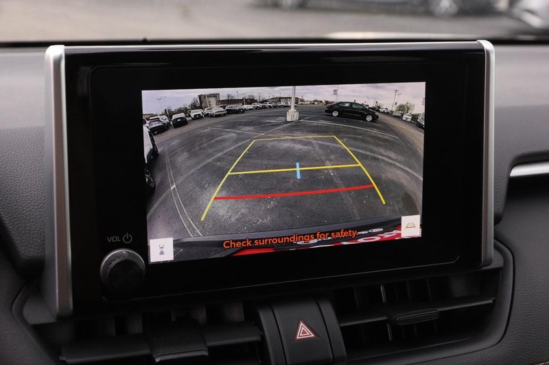 Toyota RAV4 Vehicle Image 16
