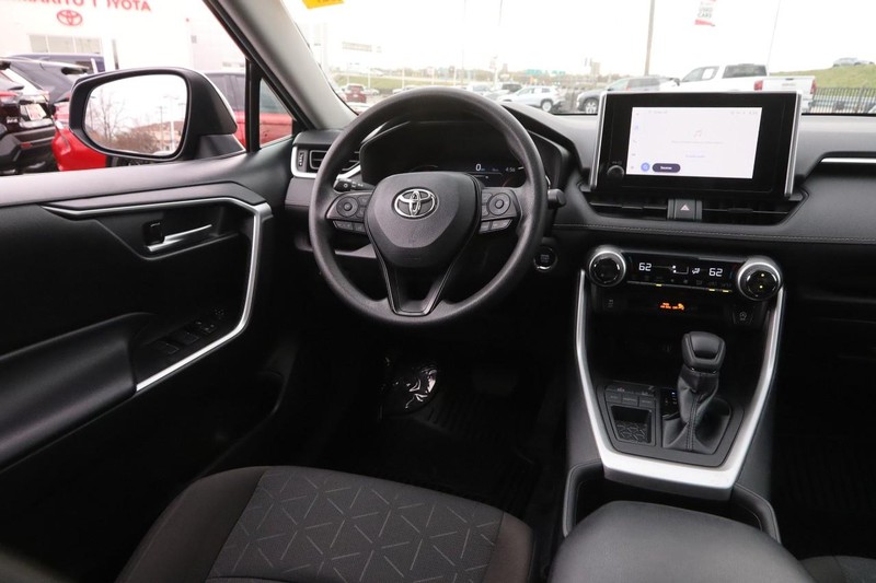 Toyota RAV4 Vehicle Image 21