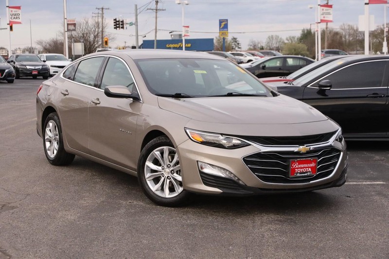 Chevrolet Malibu Vehicle Image 02
