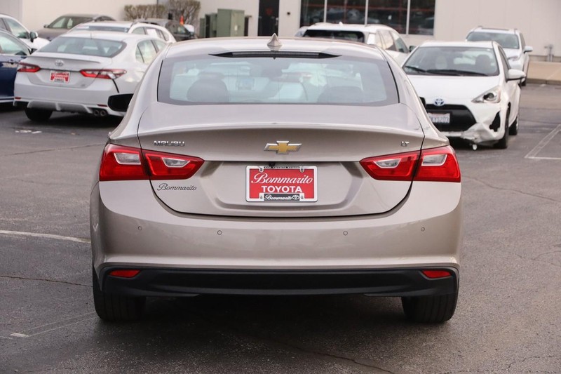 Chevrolet Malibu Vehicle Image 06