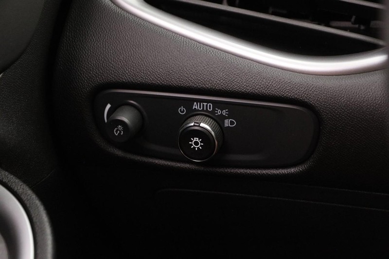 Chevrolet Malibu Vehicle Image 18