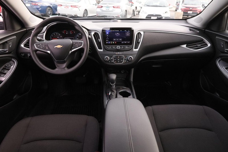 Chevrolet Malibu Vehicle Image 19