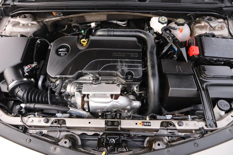 Chevrolet Malibu Vehicle Image 25