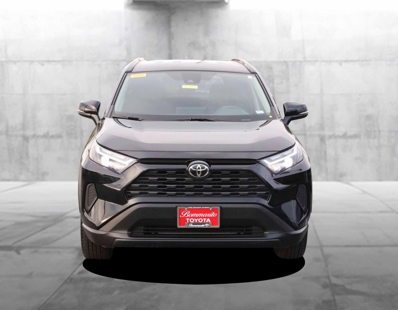 Toyota RAV4 Vehicle Image 04