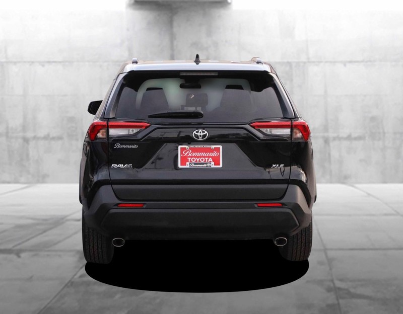 Toyota RAV4 Vehicle Image 06