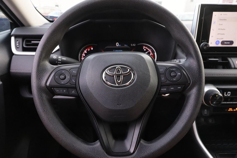 Toyota RAV4 Vehicle Image 10