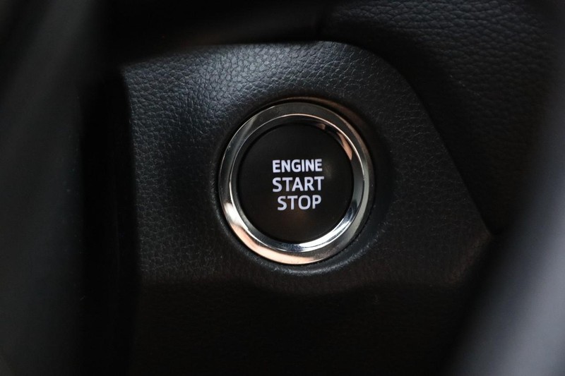 Toyota RAV4 Vehicle Image 14
