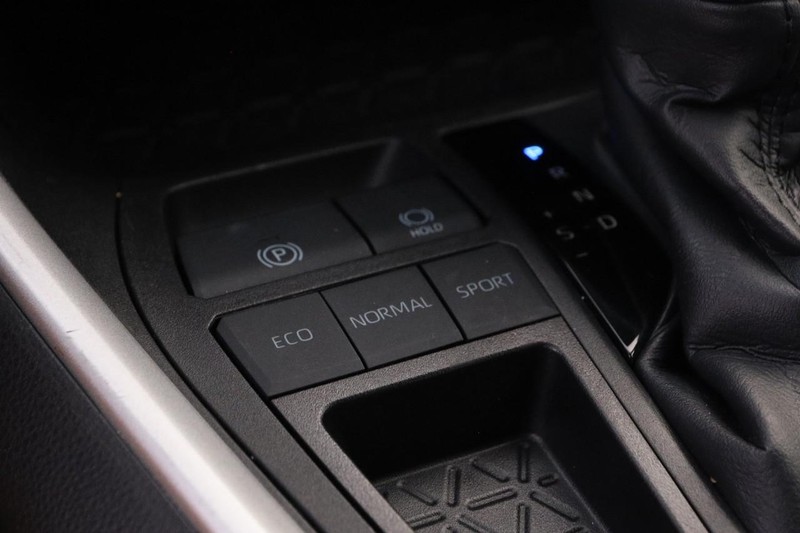 Toyota RAV4 Vehicle Image 18