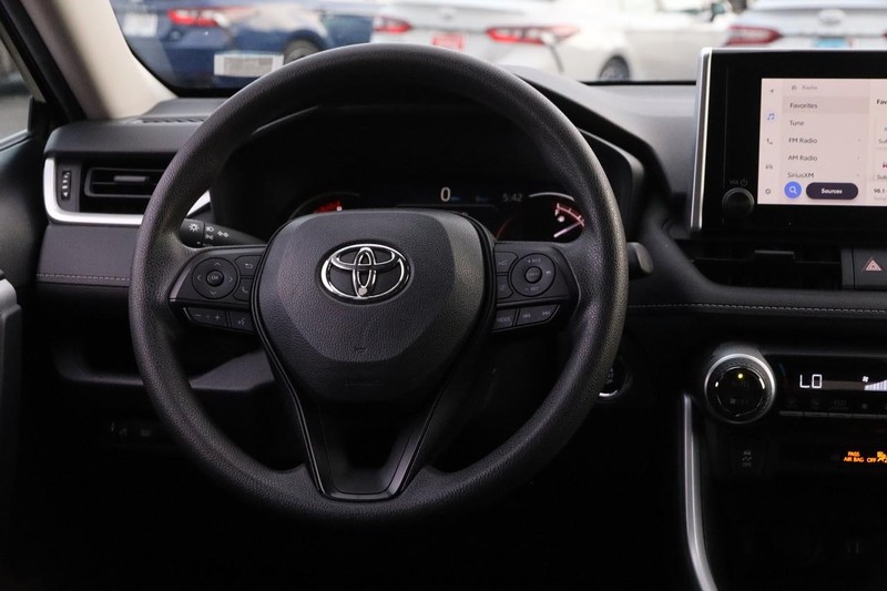 Toyota RAV4 Vehicle Image 22